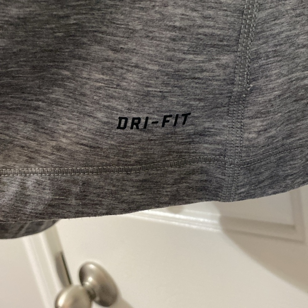 Nike long sleeve heathered grey dri-fit fitted athletic top - size large - Picture 6 of 8